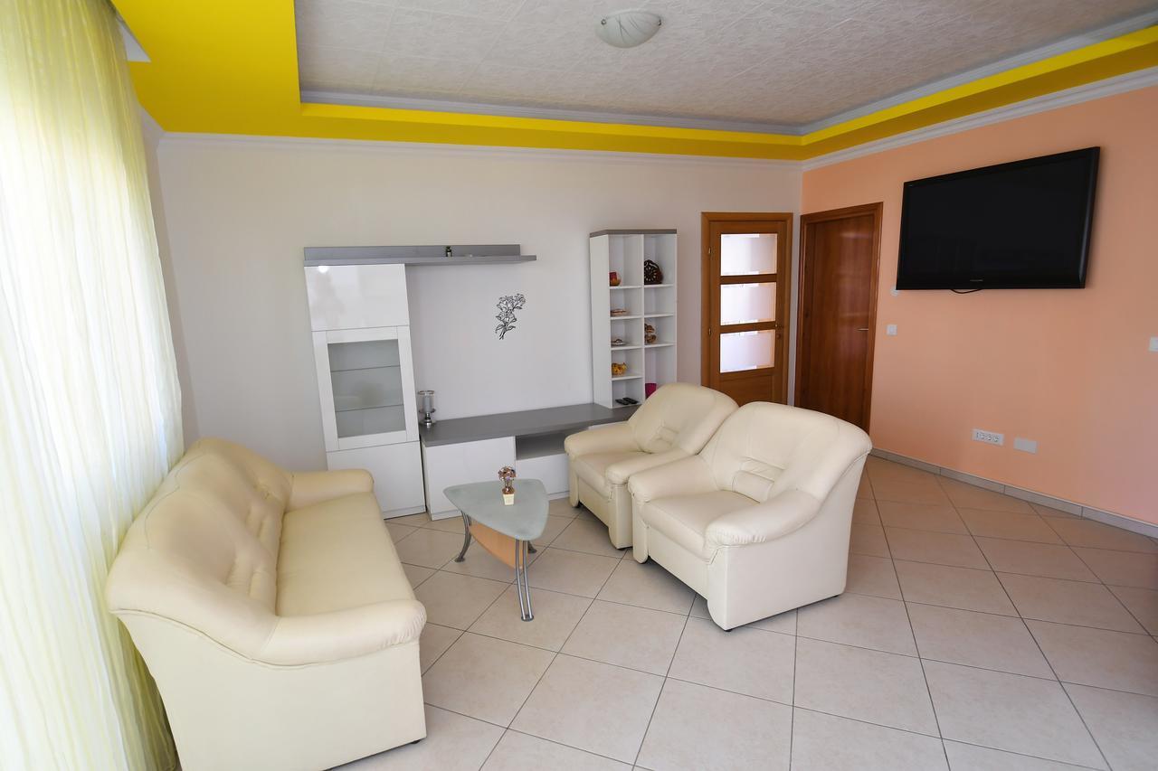 Apartment Mirjana 2 Rijeka Buitenkant foto